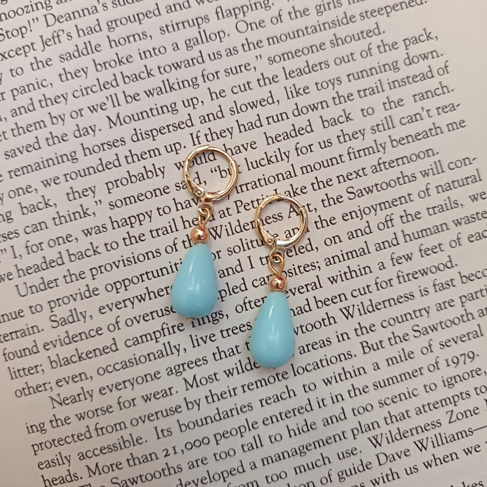 Elegant Gold Plated 18k Blue Teardrop Earrings
